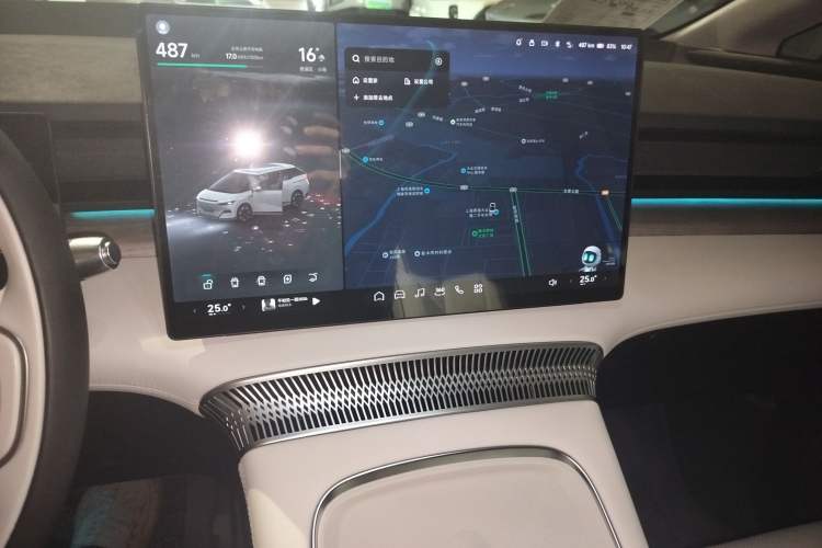 Used XPeng X9 2024 702 Ultra-Long Range Pro Audio And AC Panel