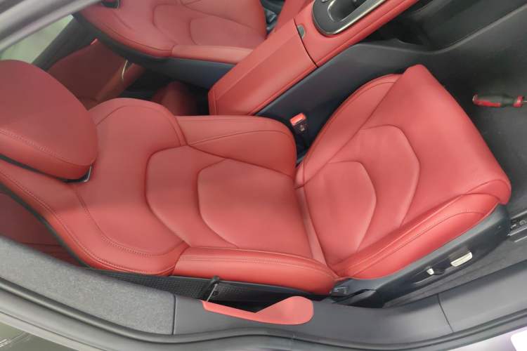 Used Xiaomi Auto SU7 2024 Rear-Drive Long-Range Intelligent Driving Version Right Front Seat