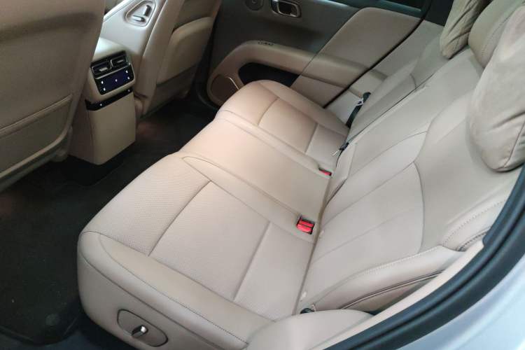 Used Li Auto i6 2025 Model Two-Wheel-Drive Standard Type Left Rear Seat