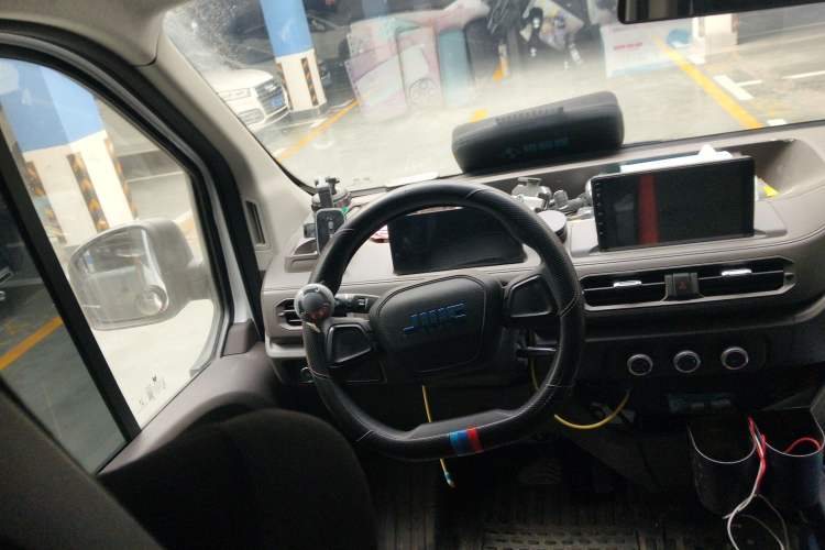 Used JMC E Fushun 2025 Model, Open Window Version, 53.58 kWh, Mid-axle, Low-roof
