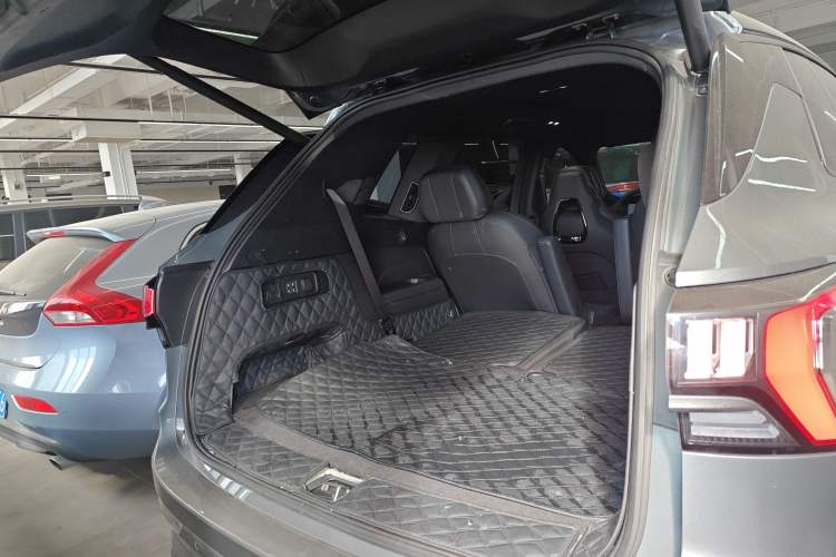 Used Lynk & Co 09 EM-P 2021 2.0T PHEV Halo Six-Seater
