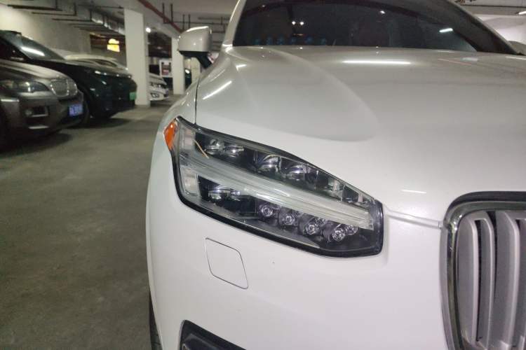 Used Volvo XC90 2015 T6 Prestige 7-Seater Right Front Headlight