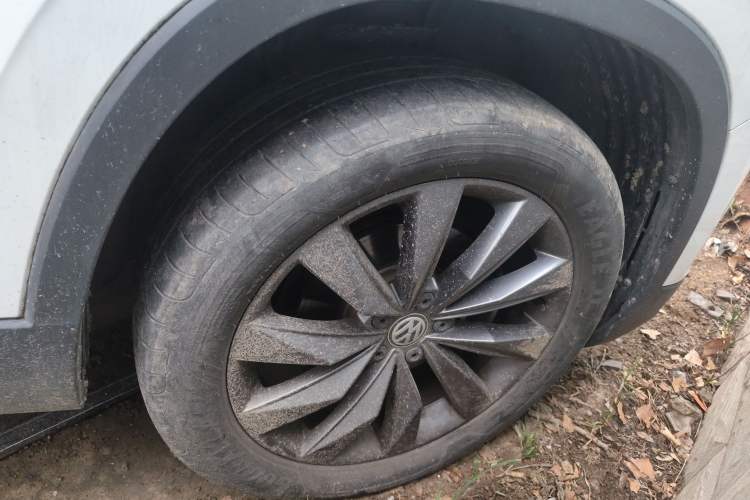 Used Volkswagen Tayron 2019 330TSI Two-Wheel Drive Luxury Model China VI Standard Right Front Wheel Hub