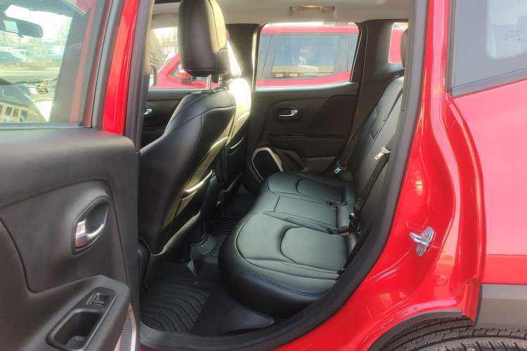Used Jeep Renegade 2018 Connected Large Screen Version 180T Automatic High-Energy Edition
