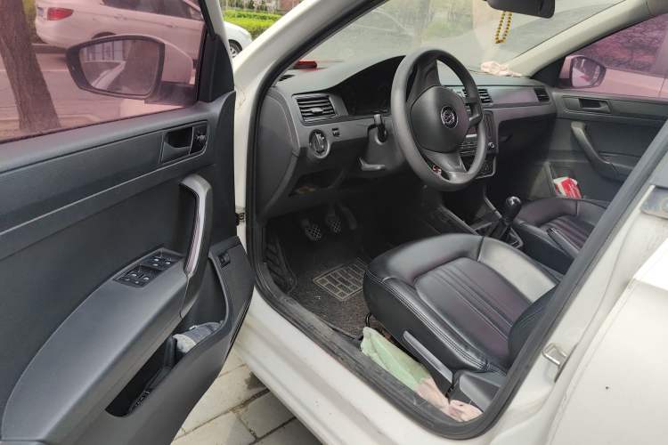 Used Volkswagen Santana 2016 1.6L Manual Fashion Edition