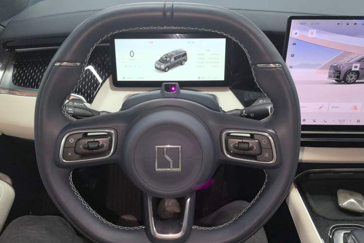 Used Zeekr 009 2024 7-Seater Walk-Through Version Four-Wheel Drive 108 kWh
