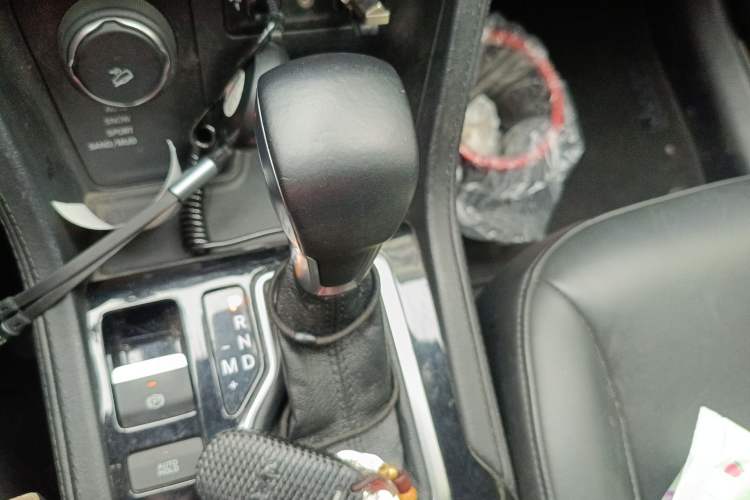 Used Jeep Grand Commander 2018 2.0T Four-Wheel Drive Prestige Edition China V Gear Lever