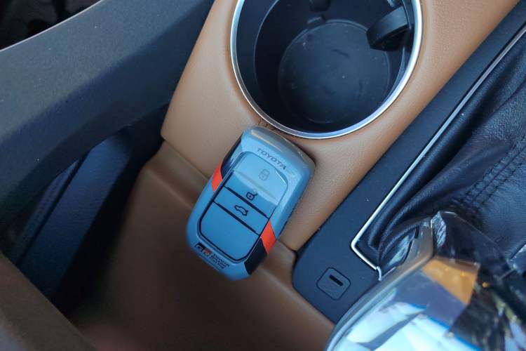 Used Toyota Avalon 2019 Dual-Engine 2.5L Limited Flagship Edition China V Standard Interior 1