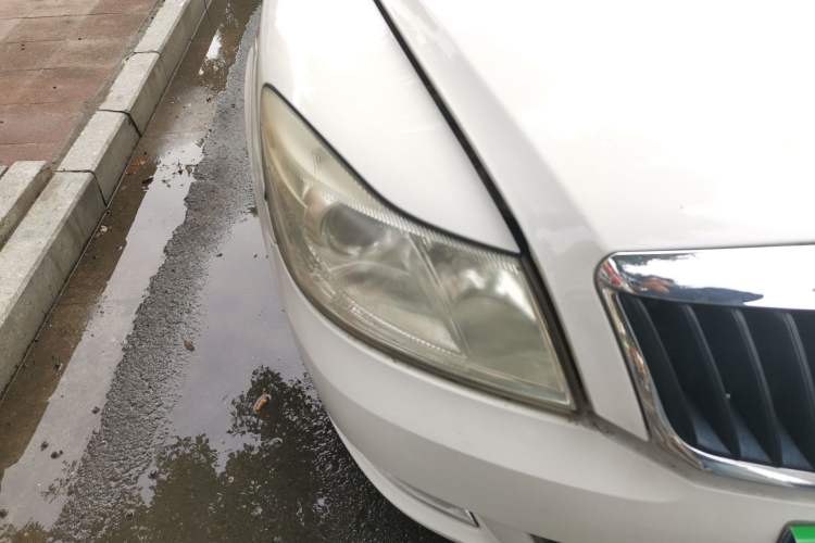 Used Skoda Octavia 2015 Classic Model 1.6L Manual Eado Version
