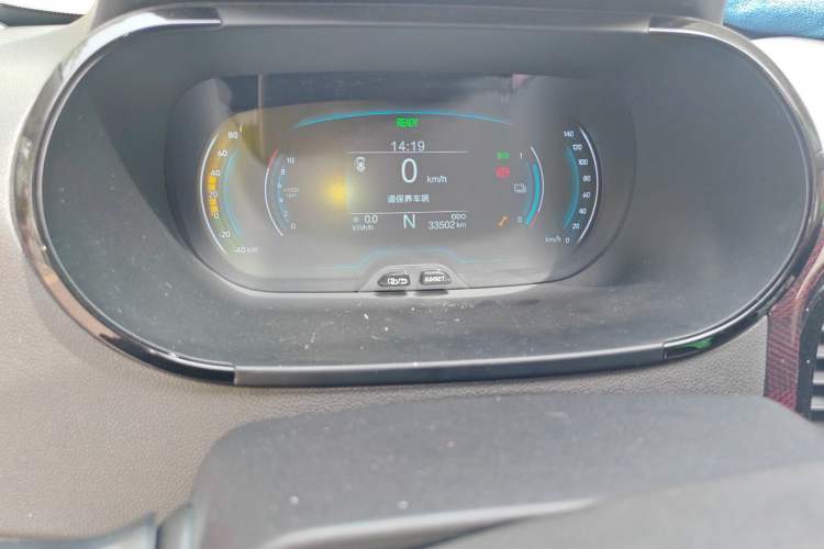 Used Chery QQ Little Ant 2022 Sweet Pink Edition Half-Sugar Version 3-Cell Lithium 30kW 301km Odometer Close Up