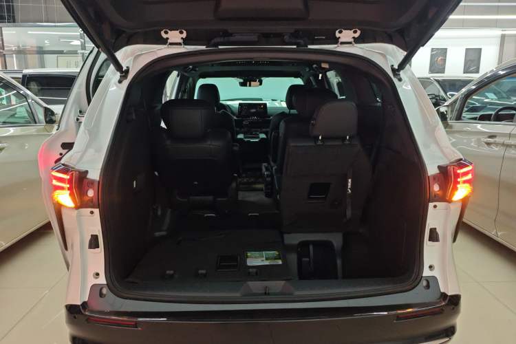 Used Toyota SIENNA 2024 2.5L Hybrid Four-Wheel Drive Prestige Edition