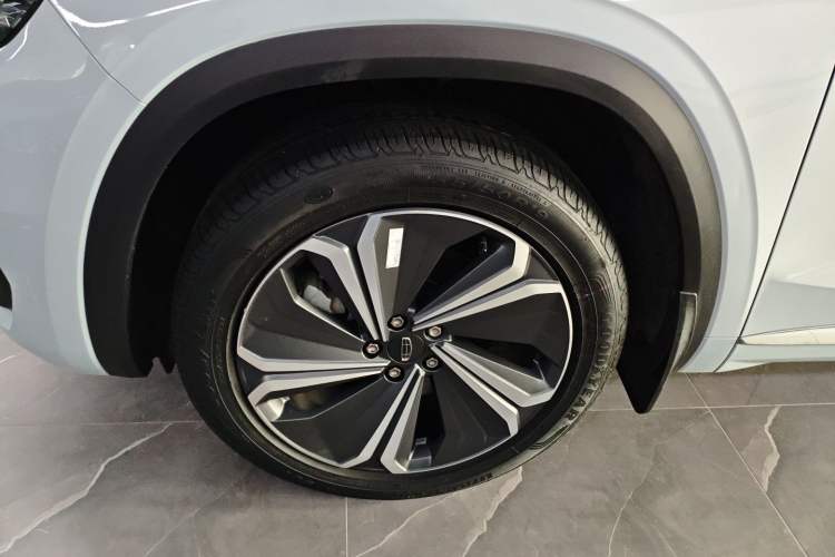 Used Geely Auto Monjaro L 2022 1.5T Leishen Hi·F Plug-in Hybrid Super Xun Left Front Wheel Hub