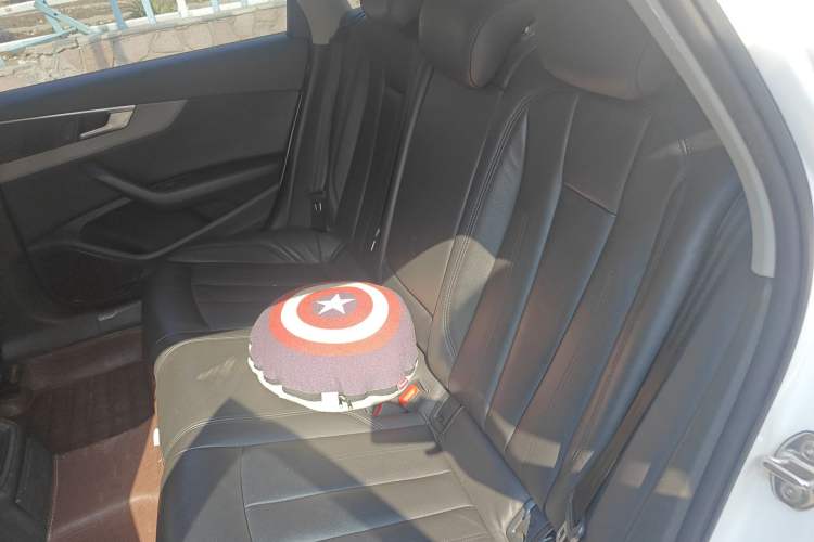 Used Audi A4L 2017 Plus 40 TFSI Ambition Model
