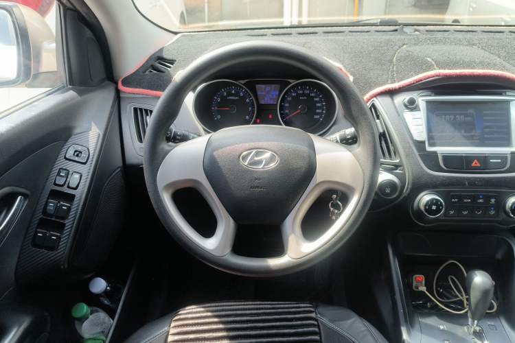 Used Hyundai ix35 2012 2.0L Automatic Two-Wheel Drive New Edition GL Steering Wheel