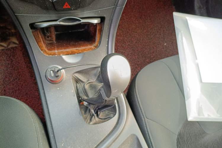 Used GAC Trumpchi GA3 2013 1.6L Manual Elite Edition Gear Lever