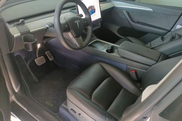 Used Tesla Model Y 2023 Rear-Wheel-Drive Version