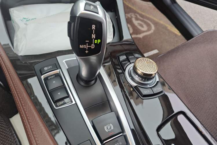 Used BMW 5 Series 2017 525Li Leading Model Gear Lever