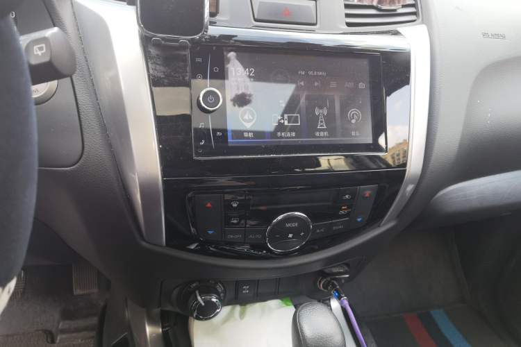 Used Nissan Terra 2018 2.5L Automatic 4x4 Luxury Edition
