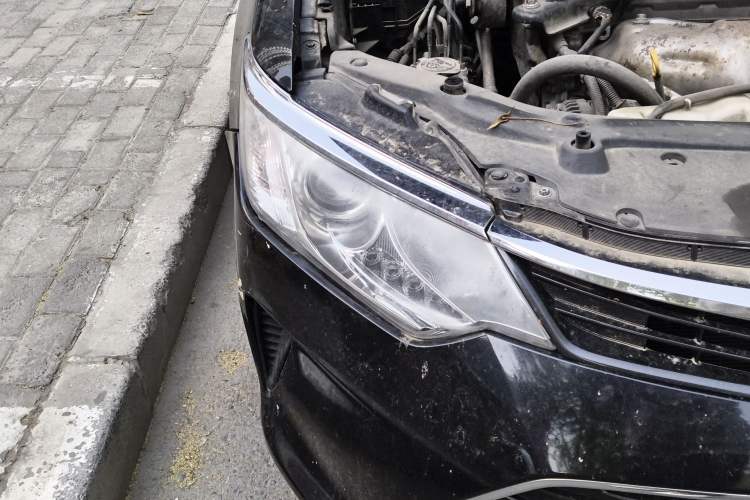 Used Toyota Camry 2016 2.0G 10th Anniversary Leading Edition Right Front Headlight