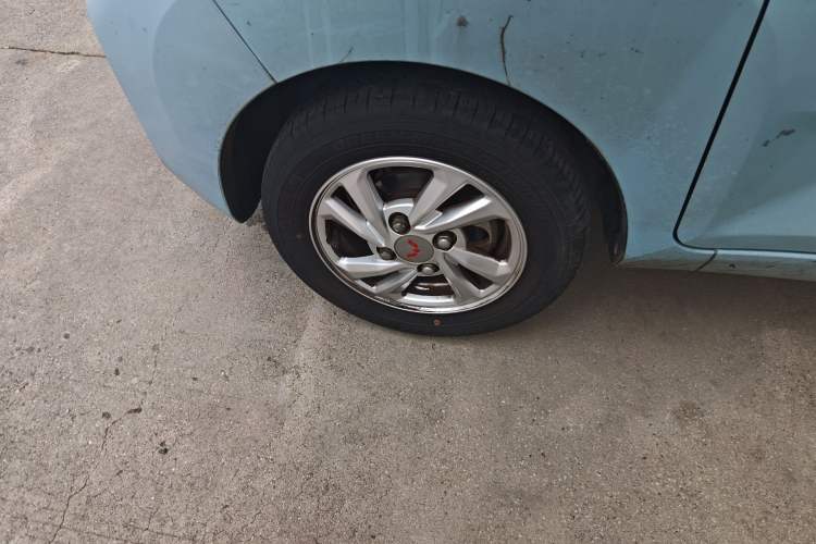 Used Wuling Hongguang MINIEV 2020 Freedom Version Lithium Iron Phosphate Left Front Wheel Hub