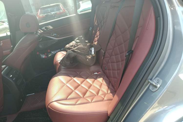 Used BMW X5 2022 xDrive 30Li Luxury M Sport Package