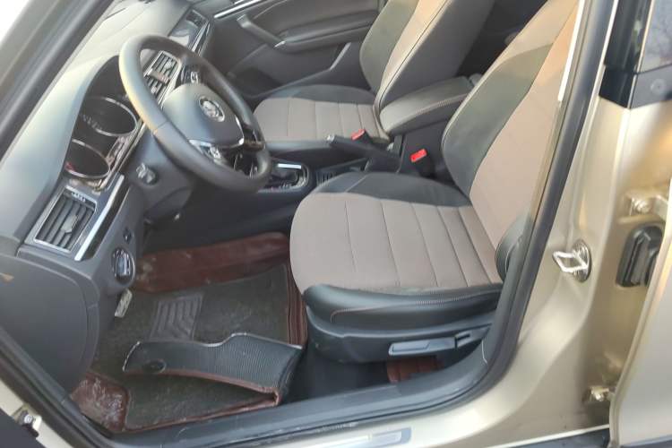 Used Volkswagen C-TREK 2018 230TSI DSG Comfort Model