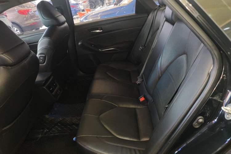 Used Toyota Avalon 2019 2.0L Luxury Edition China VI Standard
