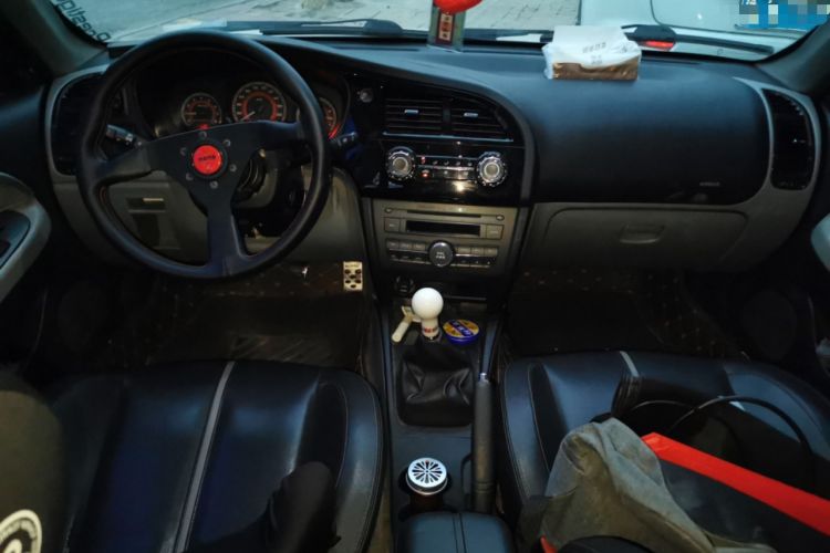 Used Soueast V3 Lingyue 2012 Revised Version 1.5L Manual – Style Edition Center Console