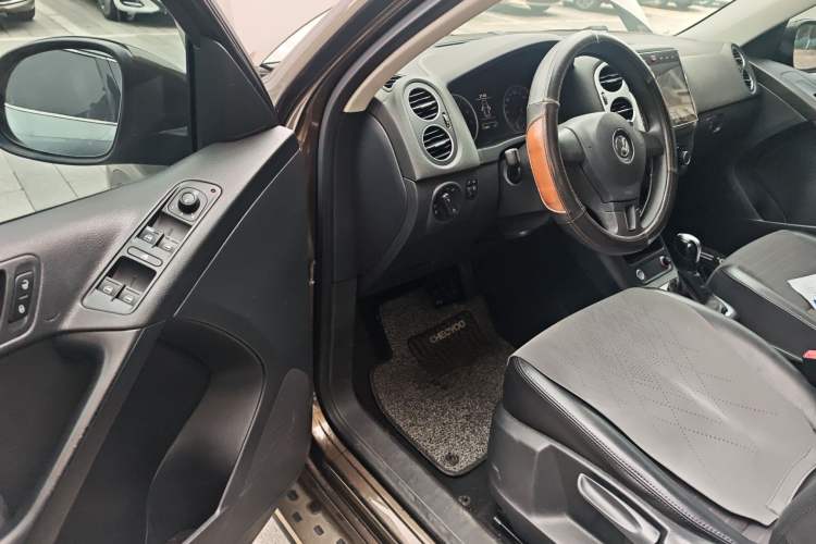 Used Volkswagen Tiguan 2015 1.8TSI Automatic Two-Wheel Drive Trend Edition Driver Seat