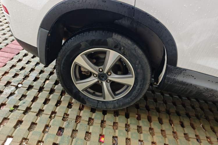 Used Haval H6 Coupe 2018 Blue Label 1.5T Automatic Two-Wheel Drive Ultra-Luxury Model Right Rear Wheel Hub