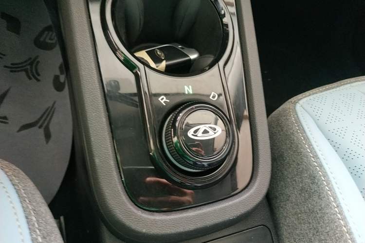 Used Chery Little Ant 2022 Sweet Pink Edition Half-Sugar Version Lithium Iron Phosphate 29.2 kWh 30 kW 301 km