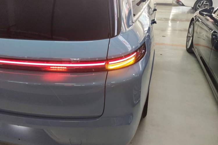 Used Li Auto L8 2023 Pro Model
