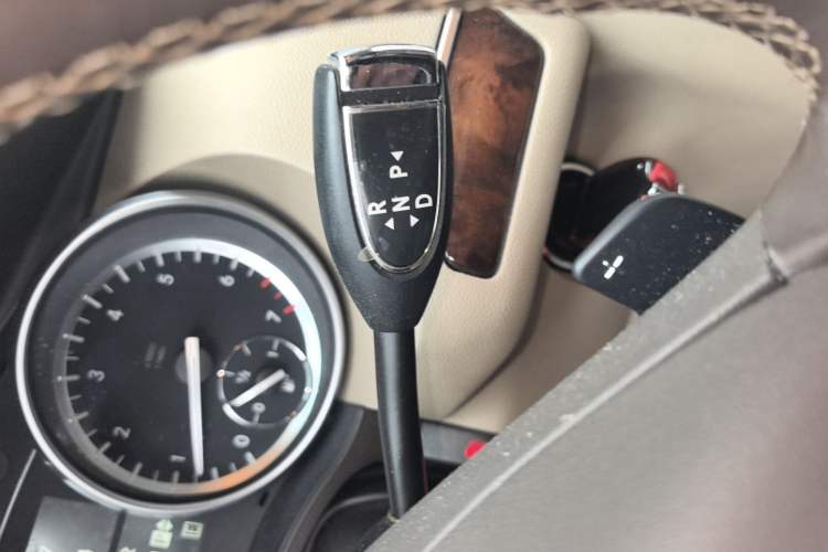 Used Mercedes-Benz R-Class 2010 R 300 L Luxury Model