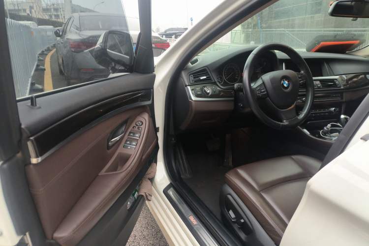 Used BMW 5 Series 2014 525Li Luxury Design Package
