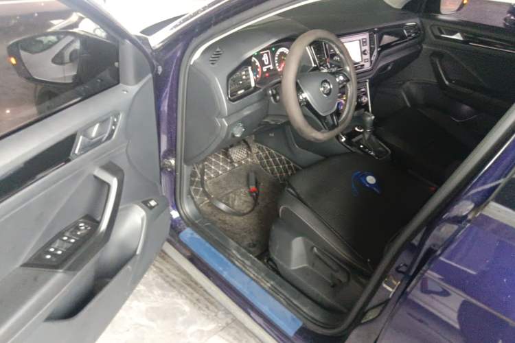 Used Volkswagen T-ROC 2018 280TSI DSG Two-Wheel-Drive Comfort Version China V Standard