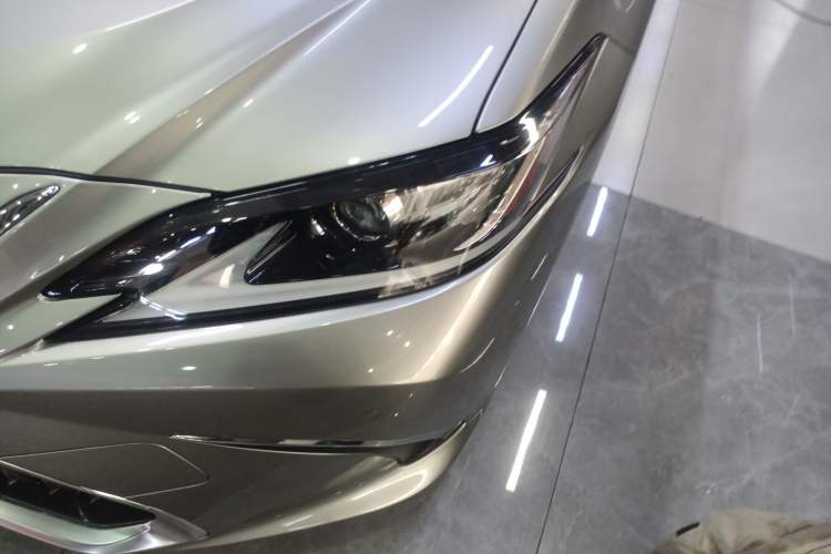 Used Lexus ES 2020 300h Premier Edition
