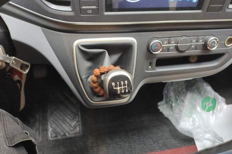 Used SAIC MAXUS Xintu V80 