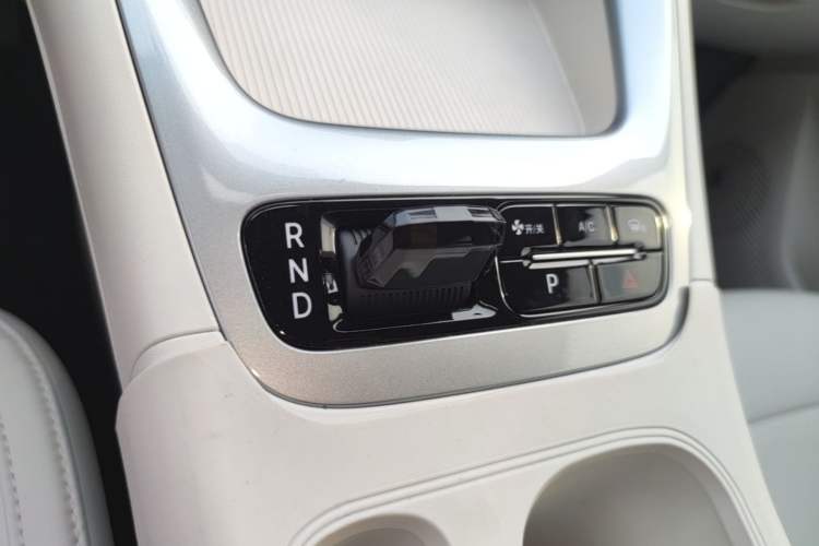 Used Geely Galaxy Geome 2025 310km Youth Edition Gear Lever