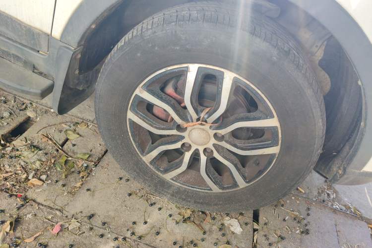 Used Lifan Auto Myway 2016 1.5L Manual Elite Version Right Front Wheel Hub