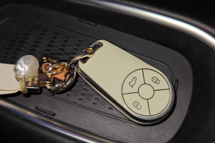 Used ORA Good Cat GT 2023 Mulan Edition 401km Prestige Version Vehicle Key