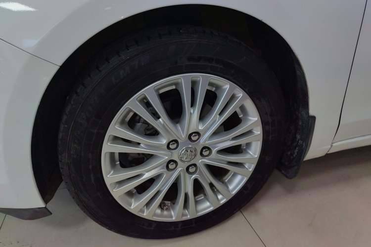 Used Buick GT 2017 15N Automatic Elite Version Exterior 4