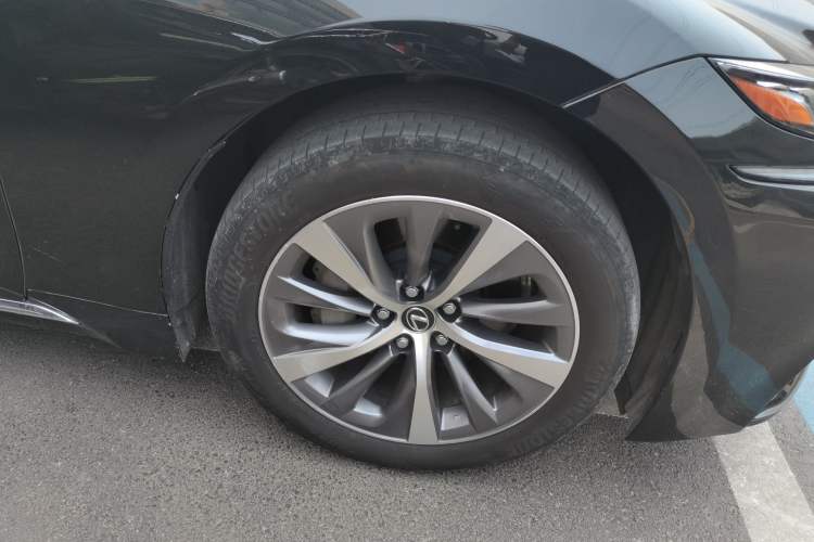 Used Lexus LS 2020 500h Excellence Edition China VI standard