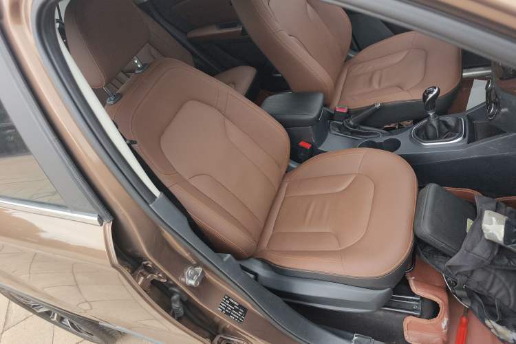 Used FAW Senya R7 2016 1.6L Manual Luxury Model