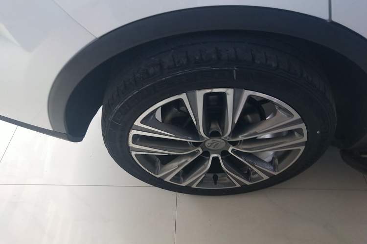 Used BYD Tang 2018 2.0T Automatic SmartConnect Prestige 7-Seater China V Standard
