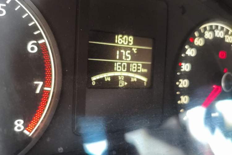 Used Volkswagen Sagitar 2012 1.6L Manual Comfort Model Odometer Close Up