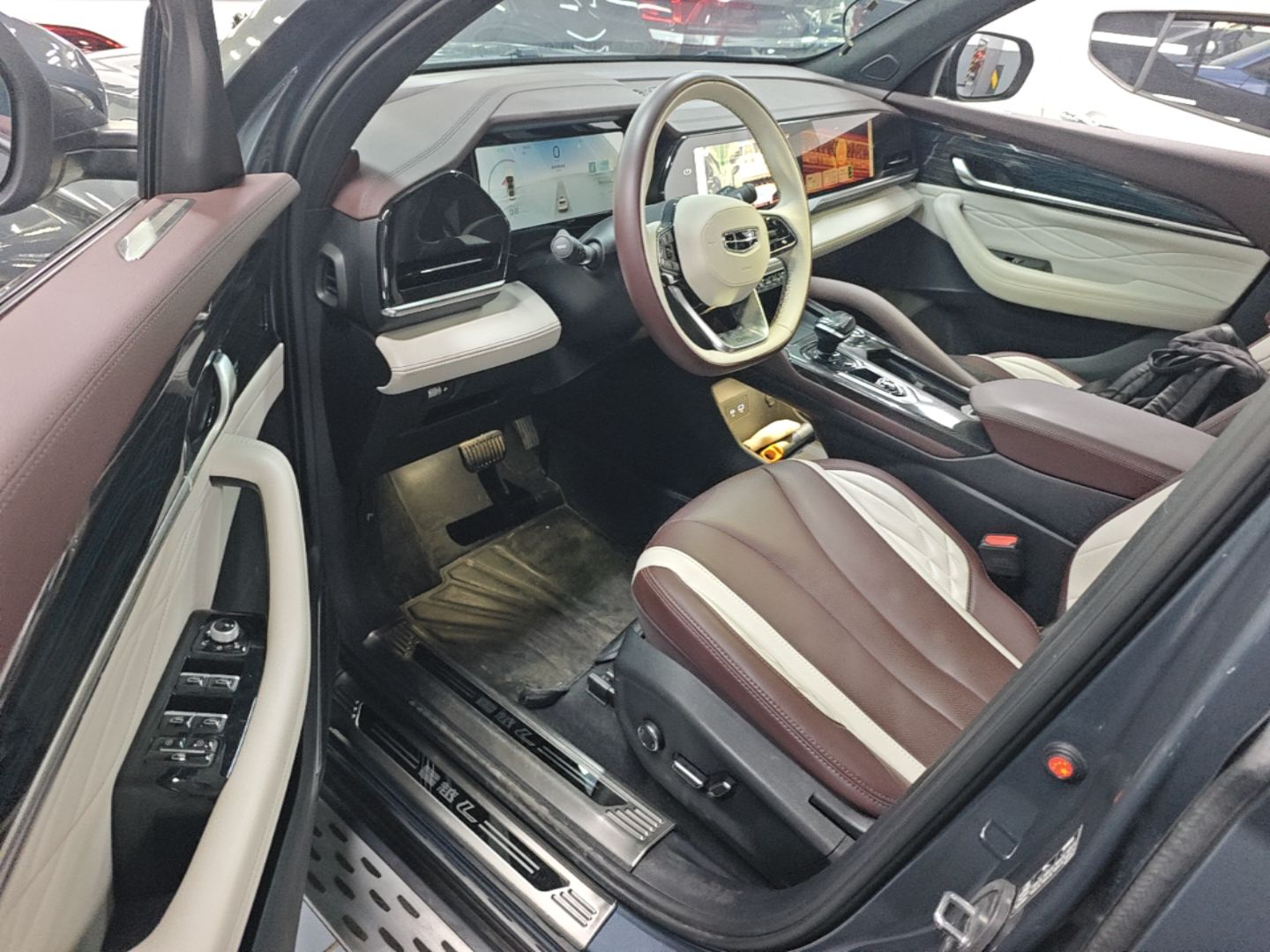 Geely Auto Monjaro L 2021 2.0TD DCT EVO Two-Wheel Drive Prestige Version — снимка 18