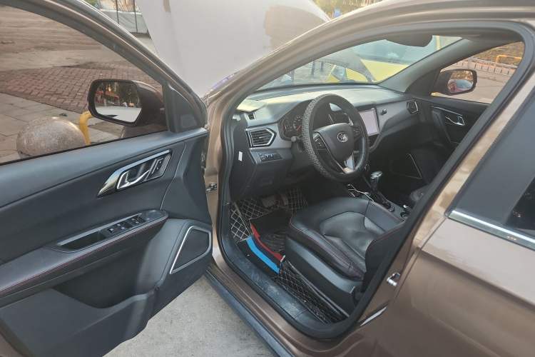 Used FAW Senya R7 2016 1.6L Automatic Luxury Model
