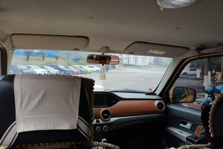 Used Dongfeng Ruichi 2018 2.5T Diesel Two-Wheel Drive Luxury Version ZD25T5
