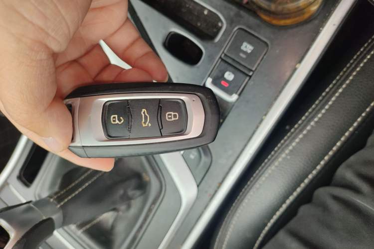 Used Geely Auto Vision X6 2019 1.4T Manual 4G Connect Luxury Model China VI Standard