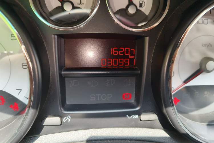 Used Peugeot 308 2014 Enjoy Edition Classic 1.6L Manual YouShang Model
